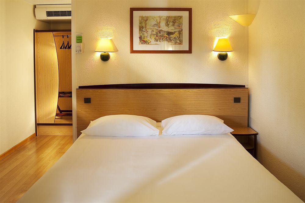 Hotel Le Cyrano Μπερζεράκ Εξωτερικό φωτογραφία